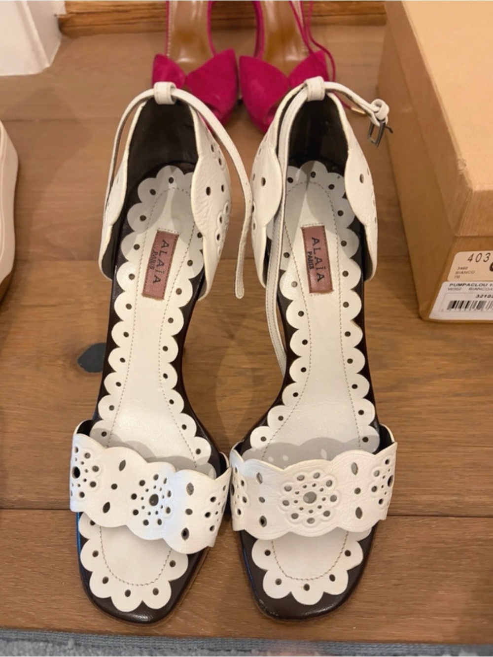 Alaïa Eyelet Leather Lace Pattern White Scalloped Laser-Cut Sandals Size 7